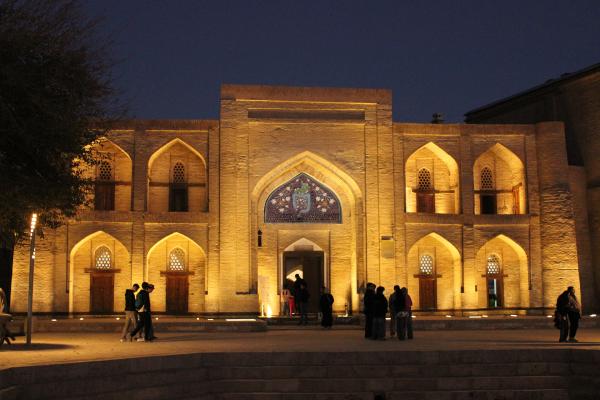 Лицеисты МГИМО-Ташкент изучают культурное наследие Бухары