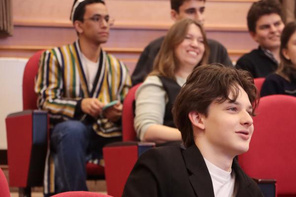 Лицеисты МГИМО-Ташкент отметили день великих поэтов ярким представлением 2026