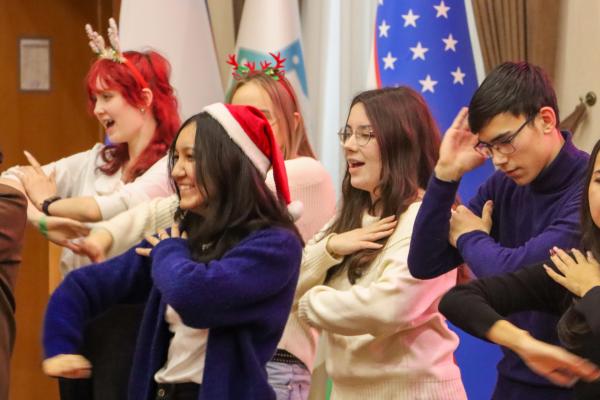 Новогоднее настроение в лицее МГИМО-Ташкент!
